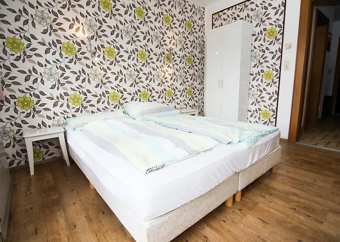 בית הארחה Haus Brandeck אוטנדורף